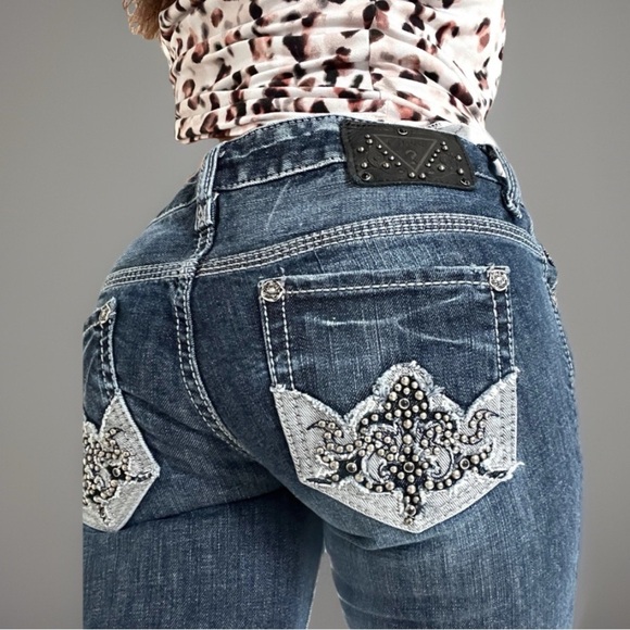 Womens Guess Jeans size 26 Embellished Straight Distressed Frayed Hem Low rise - Picture 1 of 7